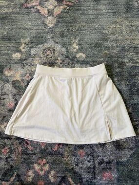 Women's Medium Off-White Active Skort with Front Slit - Good Condition
